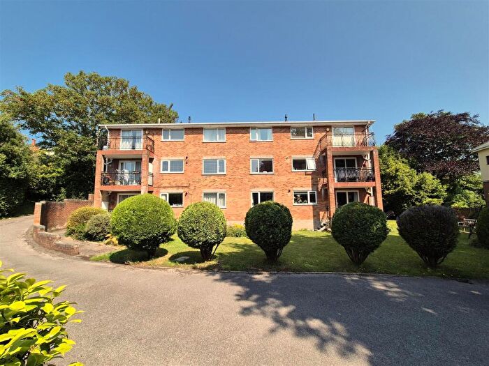 2 Bedroom Apartment For Sale In Churchfield Road, Poole, BH15