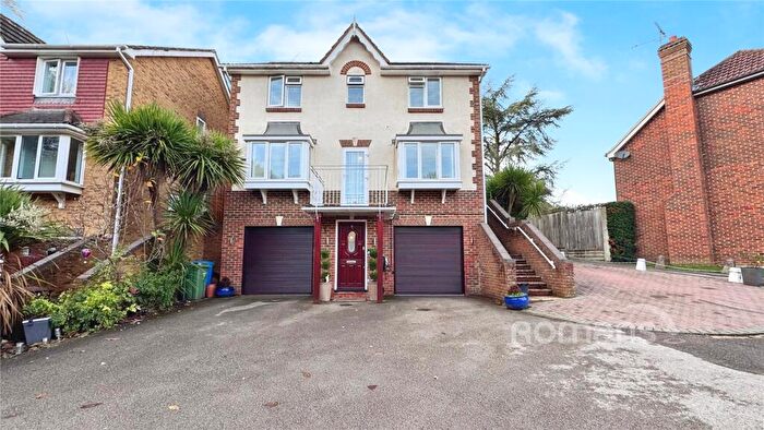 4 Bedroom Detached House For Sale In Russet Glade, Aldershot, Hampshire, GU11