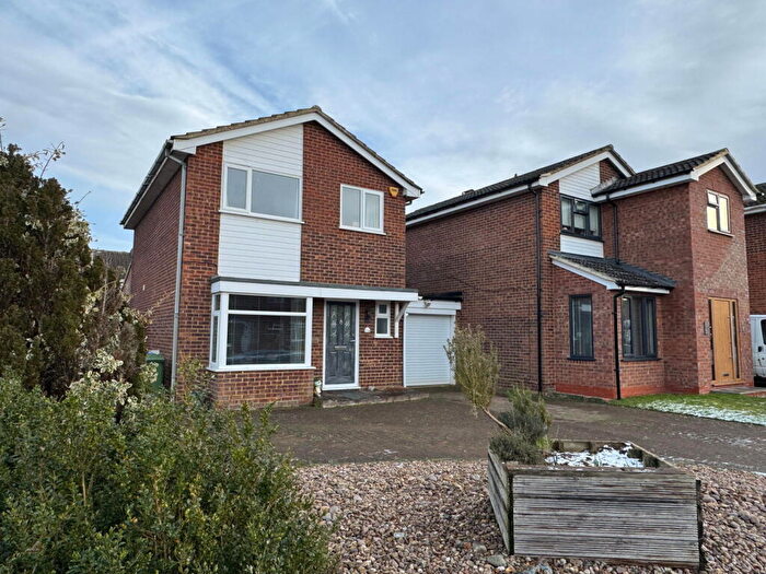 4 Bedroom Link Detached House For Sale In Offas Lane, Winslow, MK18