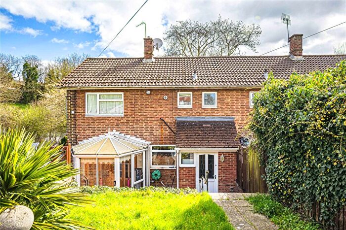 3 Bedroom End Of Terrace House To Rent In Barnacres Road, Hemel Hempstead, Hertfordshire, HP3