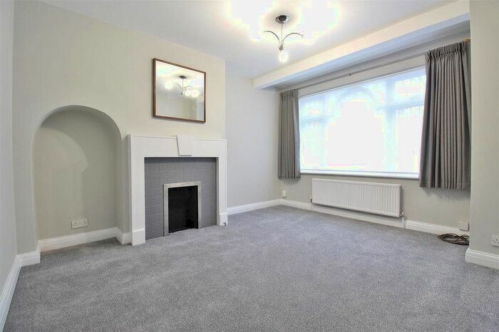 3 Bedroom Terraced House To Rent In London Road, Isleworth, TW7