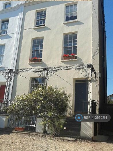 2 Bedroom Flat To Rent In West Park, Bristol, BS8