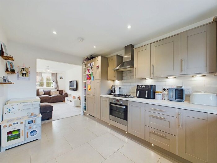 3 Bedroom End Of Terrace House For Sale In Highfield Road, Whitby, YO21