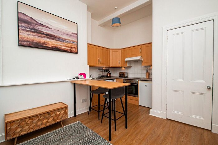 1 Bedroom Flat To Rent In Mcdonald Road, Edinburgh, EH7