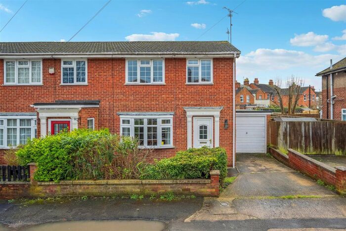 3 Bedroom Semi Detached House To Rent In Grecian Street, Aylesbury, HP20