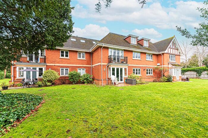 2 Bedroom Apartment To Rent In Winnersh Grove, Reading Road, Winnersh, RG41