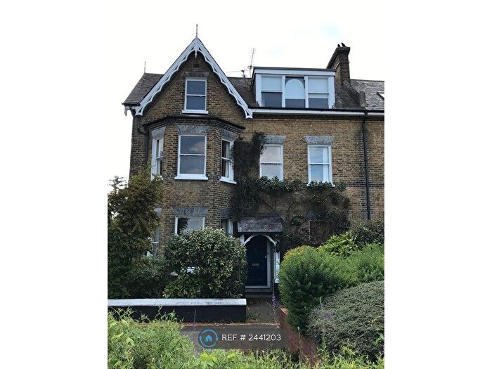Studio To Rent In Manorcrofts Road, Egham, TW20