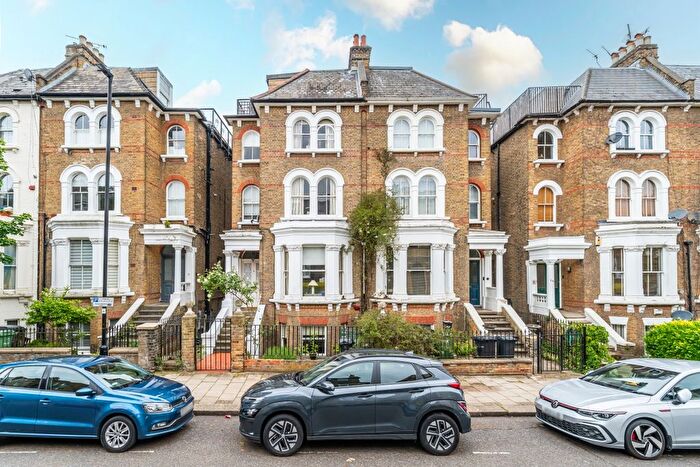 Studio To Rent In Victoria Rise, London, SW4