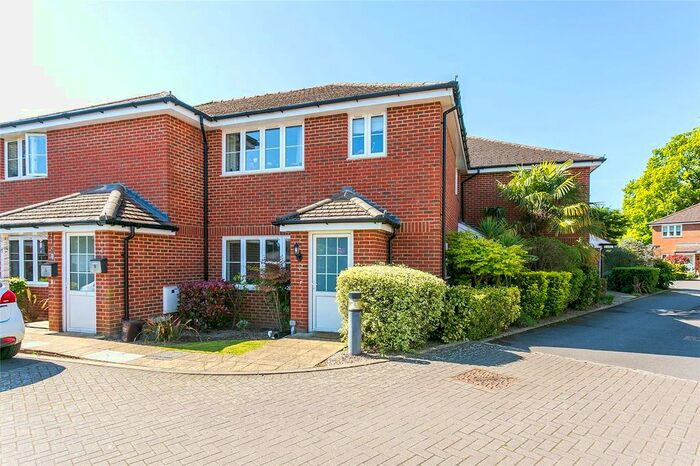 1 Bedroom Maisonette To Rent In Hollingsworth Mews, Watford, WD25