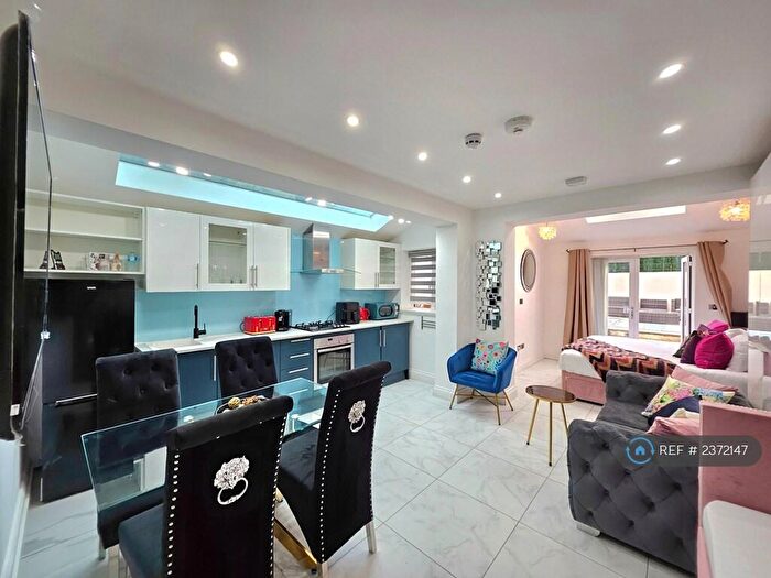 Studio To Rent In Callcott Road, London, NW6