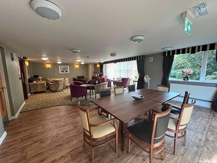 1 Bedroom Flat For Sale In Hampstead Drive, Stockport, Greater Manchester, SK2