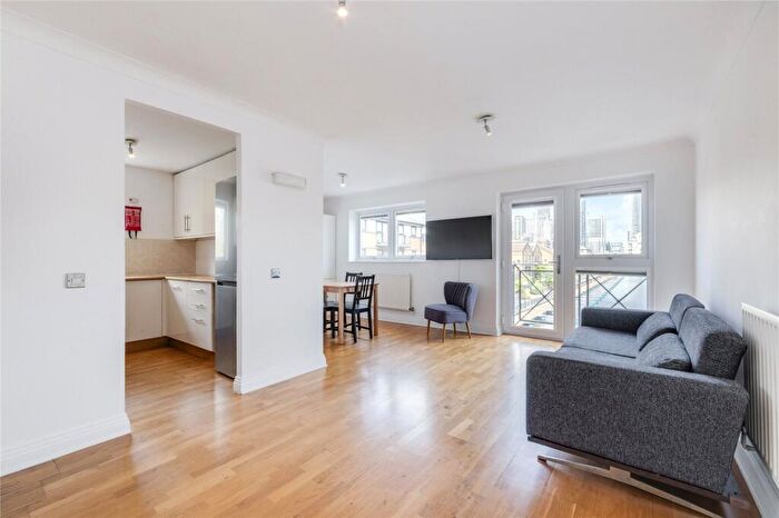 2 Bedroom Flat To Rent In Spindrift Avenue, Millwall, E14