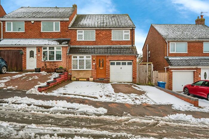 3 Bedroom Semi Detached House For Sale In Sherbrooke Avenue, Wilnecote, Tamworth, B77