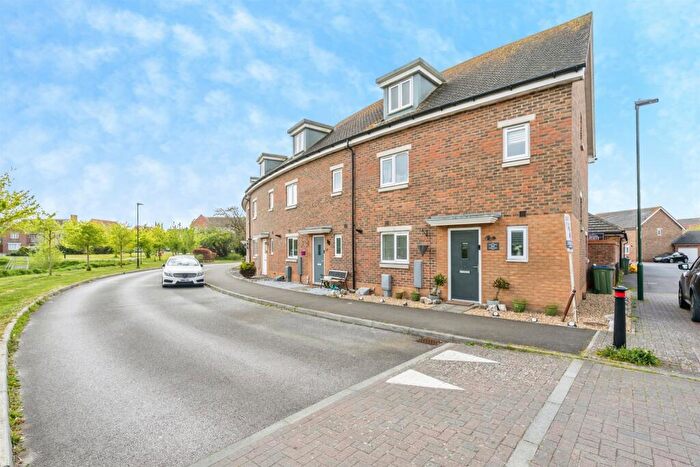 3 Bedroom Town House For Sale In Meaden Way, Felpham, Bognor Regis, PO22
