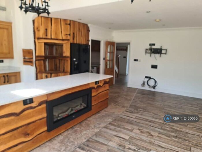 5 Bedroom Terraced House To Rent In Selsdon, Selsdon, CR2