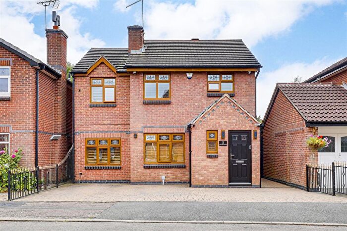 4 Bedroom Detached House For Sale In Cheriton Drive, Ilkeston, Derbyshire, DE7