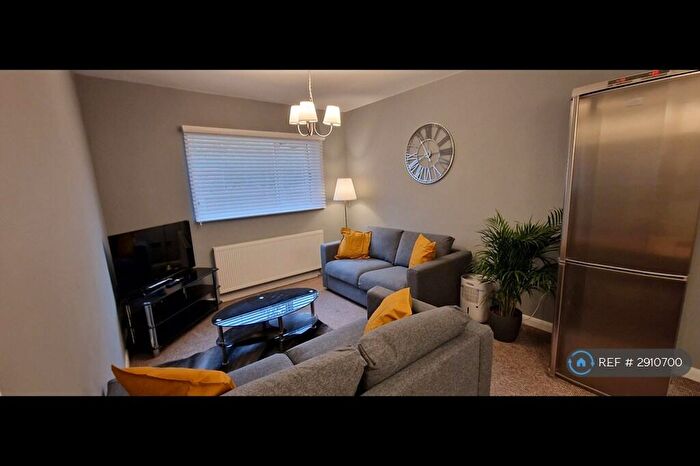 2 Bedroom Flat To Rent In Princes Avenue, Hull, HU5