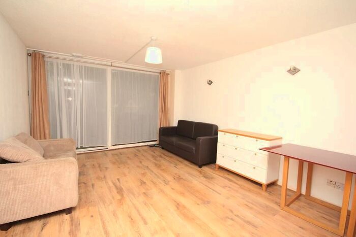 3 Bedroom Maisonette To Rent In Holland Walk, Archway, London, N19