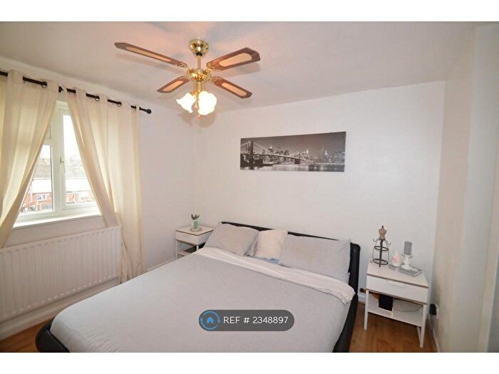 1 Bedroom Flat To Rent In Kinder Close, London, SE28