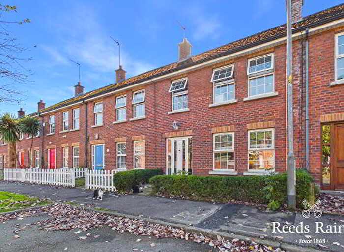 3 Bedroom Mid Terraced House For Sale In Causeway Meadows, Lisburn, BT28