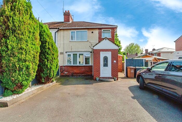3 Bedroom Semi-Detached House For Sale In Yardley Street, Wednesbury, WS10