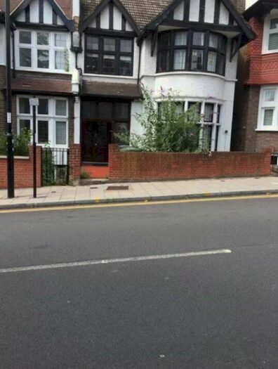 6 Bedroom Semi-Detached House To Rent In Belmont Hill, London, SE13