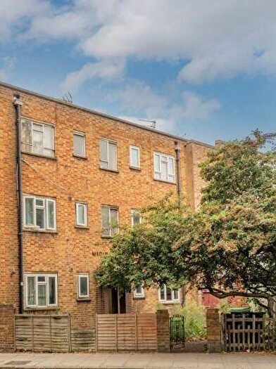 1 Bedroom Flat For Sale In Medina Lodge, London, N7