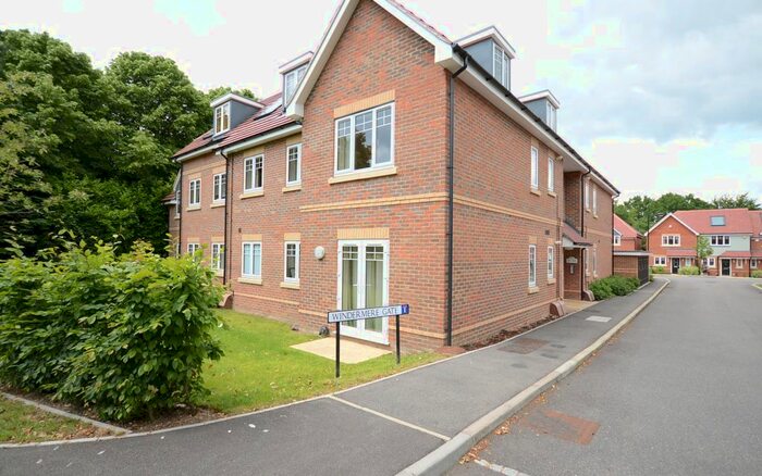 2 Bedroom Flat To Rent In Windermere Gate, Bracknell, RG12