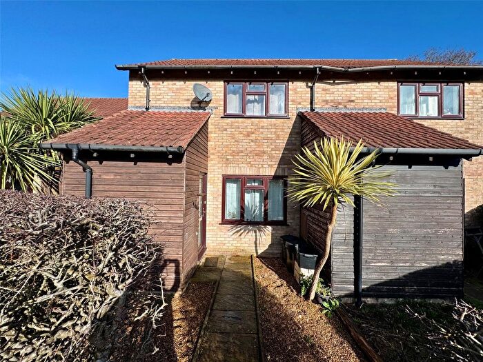 2 Bedroom Detached House For Sale In Eastlands, New Milton, Hampshire, BH25