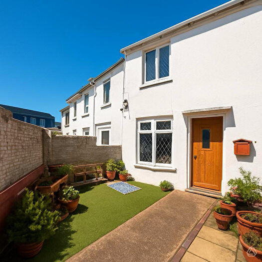 2 Bedroom Terraced House For Sale In Popes Folly, Brighton, BN2