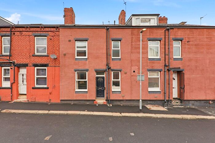 1 Bedroom Terraced House To Rent In Recreation Mount, Leeds, LS11