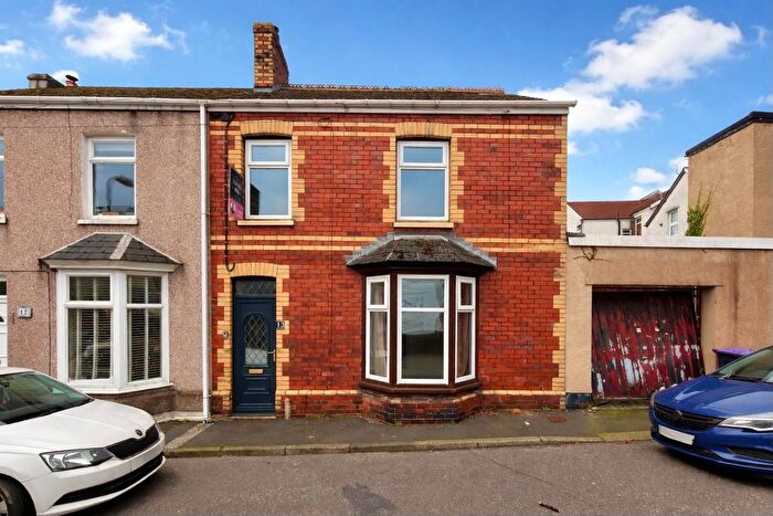 3 Bedroom Terraced House For Sale In High Street, Griffithstown, Pontypool, NP4