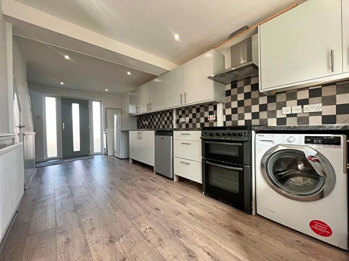 3 Bedroom End Of Terrace House To Rent In Ashgrove, Llanmartin, NP18