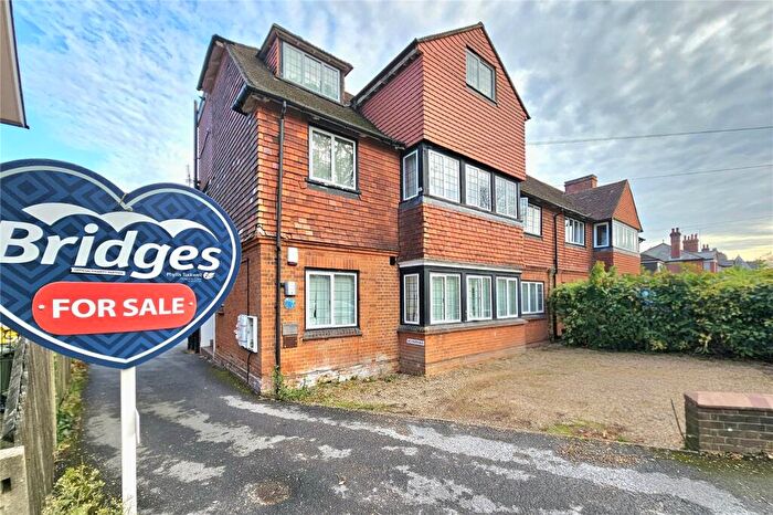 2 Bedroom Flat For Sale In The Avenue, Camberley, Surrey, GU15