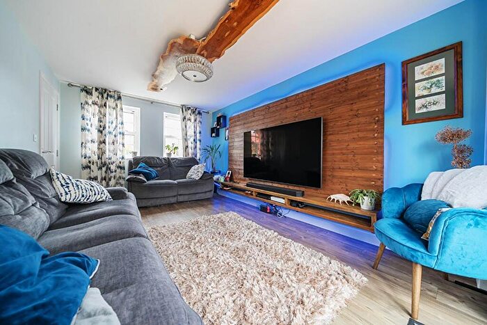 4 Bedroom Detached House For Sale In Painters Crescent, Waterlooville, PO7