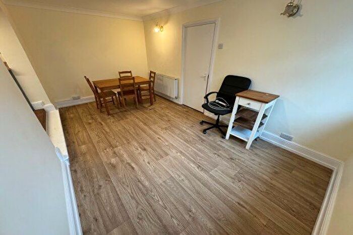 2 Bedroom Flat To Rent In Bloomfield Road, Bristol, BS4