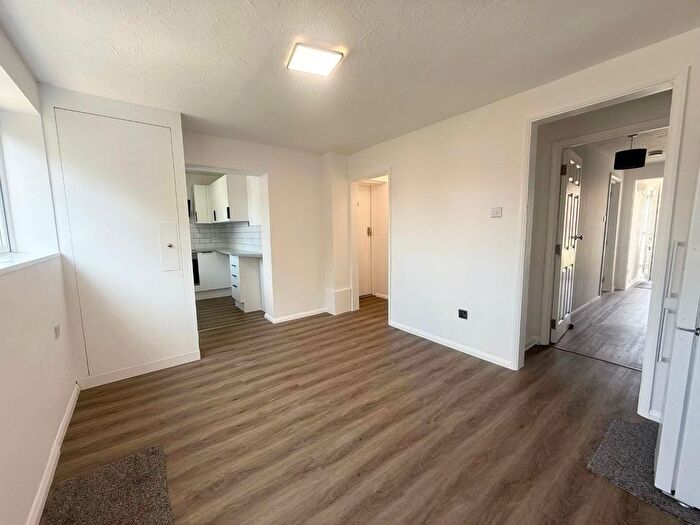 5 Bedroom Terraced House To Rent In Royal Lane, Uxbridge, UB7