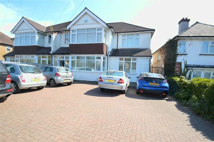 2 Bedroom Flat To Rent In Woodcote Grove Road, Coulsdon, CR5