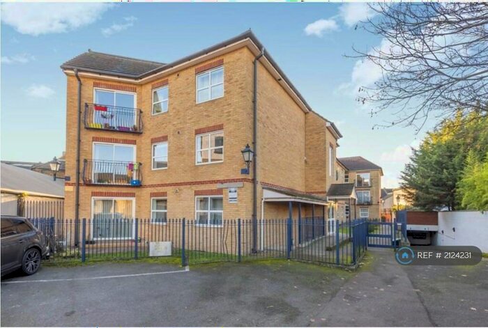 2 Bedroom Flat To Rent In Bromley House, Bromley, BR1