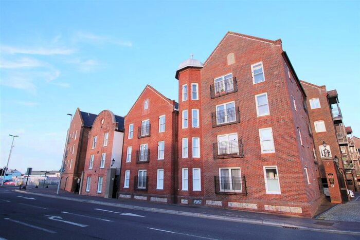 2 Bedroom Apartment To Rent In Barbers Wharf, Poole, BH15