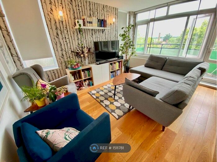 2 Bedroom Flat To Rent In West Heath Avenue, London, NW11
