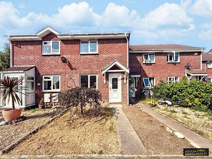 2 Bedroom Property For Sale In Larkspur Close, Lodmoor, Weymouth, DT4