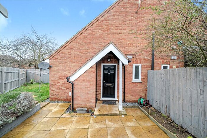 1 Bedroom Semi Detached House To Rent In Favell Drive, Furzton, Milton Keynes, Buckinghamshire, MK4