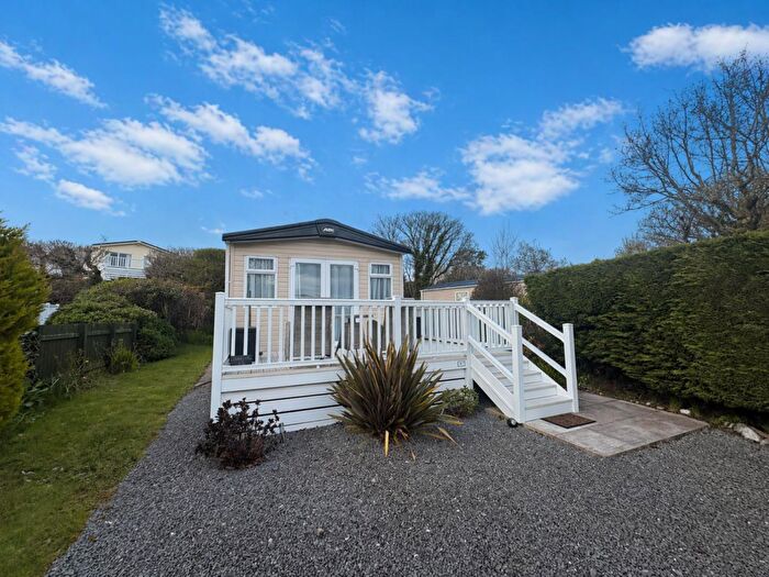 3 Bedroom Property For Sale In Ffordd Morfa Bychan, Morfa Bychan, LL49