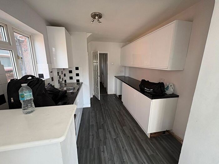 3 Bedroom Semi Detached House To Rent In Grosvenor Avenue, Hayes, UB4