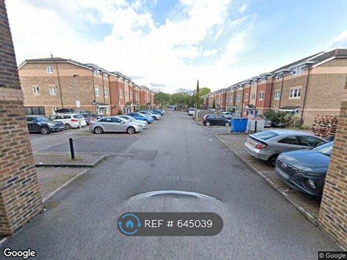 2 Bedroom Flat To Rent In Tiptaft House, Mitcham, CR4