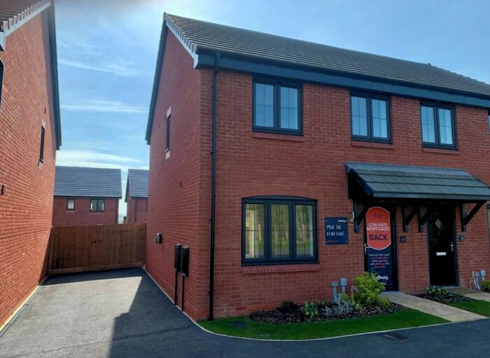 3 Bedroom Semi-Detached House For Sale In The Tailor, Staverton Road, Daventry, NN11