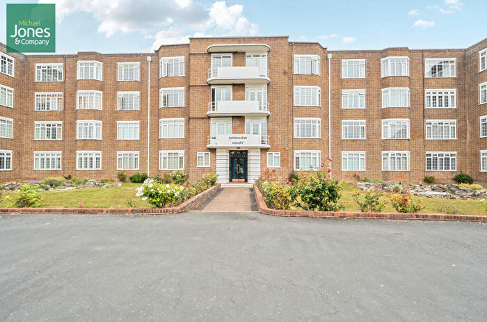 2 Bedroom Flat To Rent In Boundary Road, Worthing, West Sussex, BN11