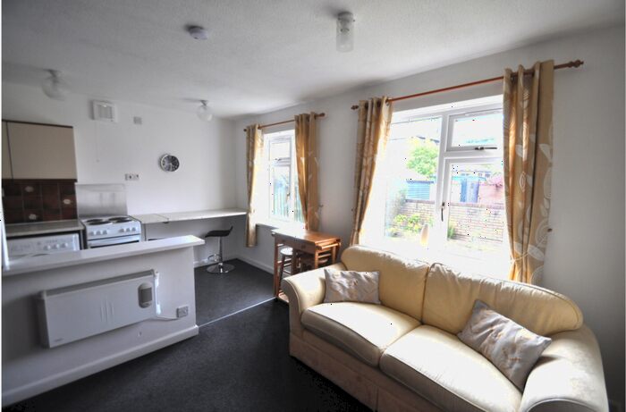 Studio To Rent In Alexandra Court, Beverley Road, Hull, Yorkshire, HU5