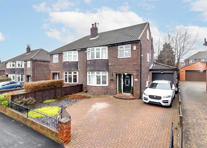 4 Bedroom Semi Detached House For Sale In Moseley Wood Drive, Leeds, LS16